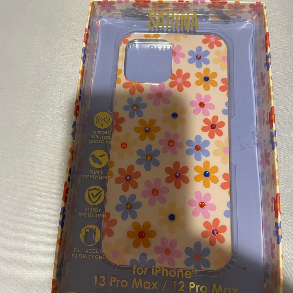 Sarina Soft Touch Phone Case For Apple iPhone 13/12 Próx Max Wildflower Design